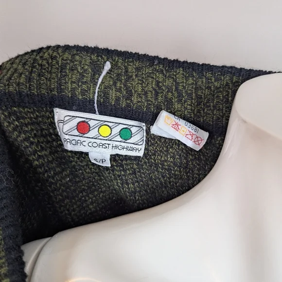 Vintage 80s/90s Graphic Knit Cardigan – Academia Patch – Moss Green Preppy - Picture 8 of 9